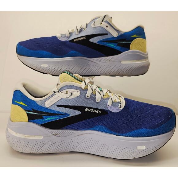Brooks Men 9 Comfy footwear main image 11